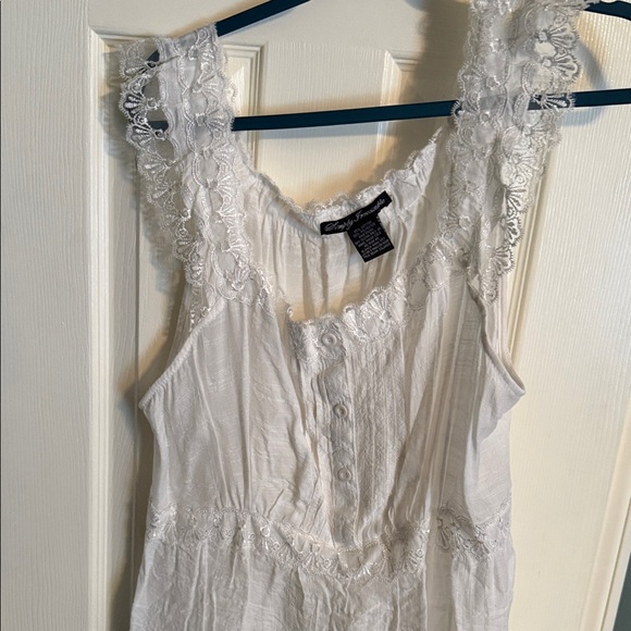 simply itres Tops - White Lace Trim Sleeveless Top